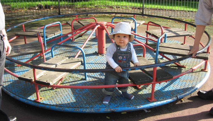leon-on-roundabout.jpg